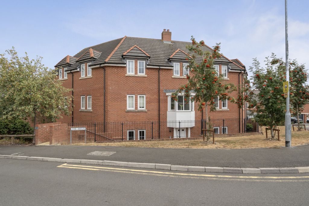 Property photo 1 of 17 External
