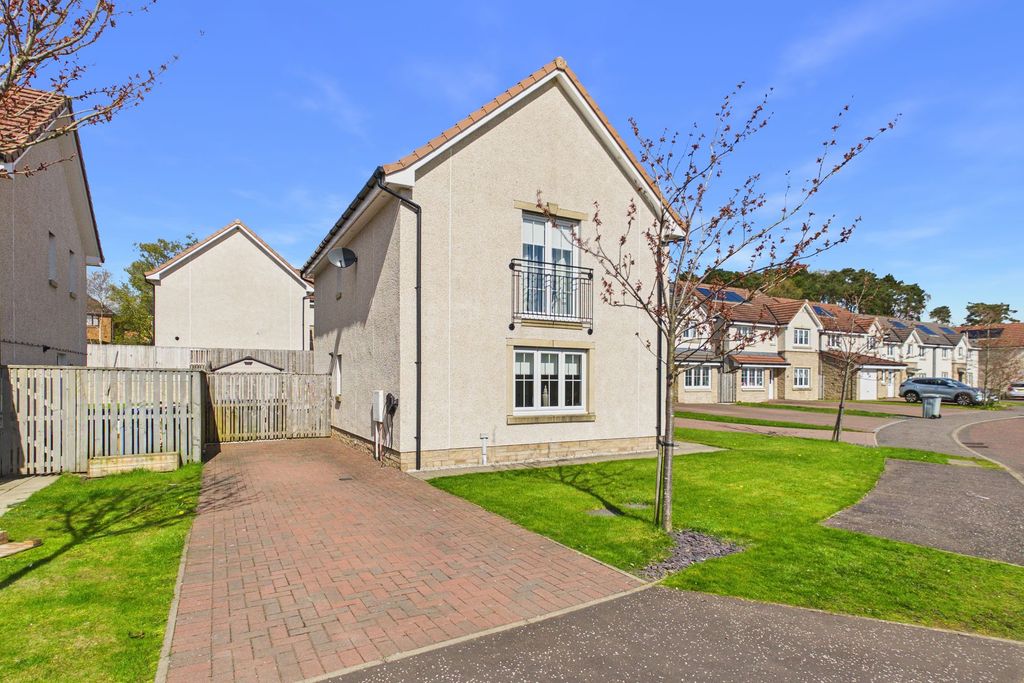 Property photo 2 of 20 Side Elevation