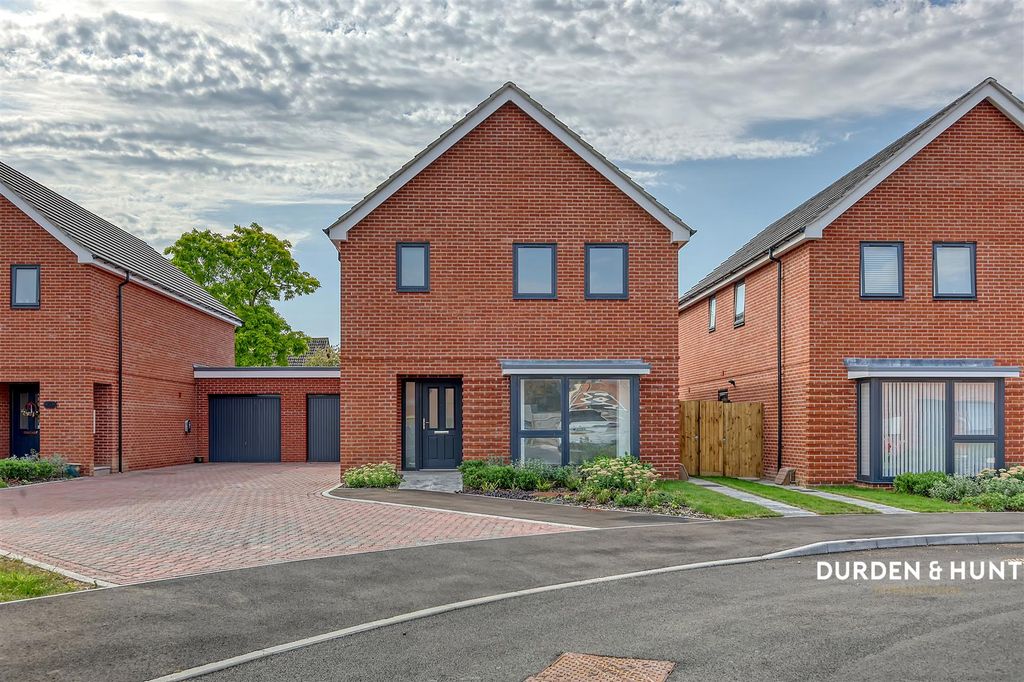 Property photo 1 of 23 Paddocks Lane