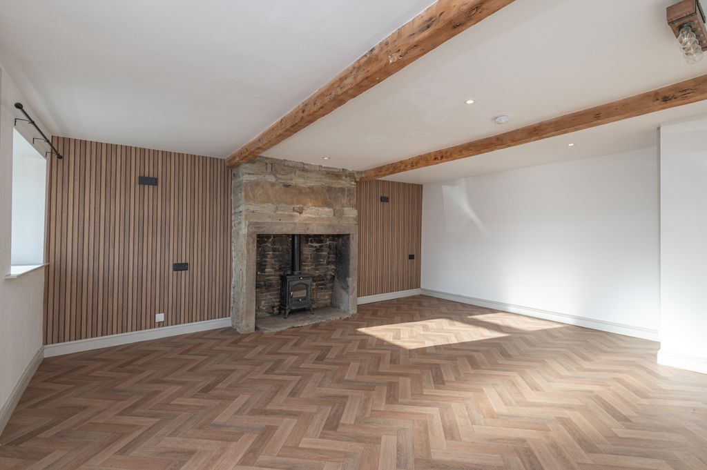 Property photo 2 of 28