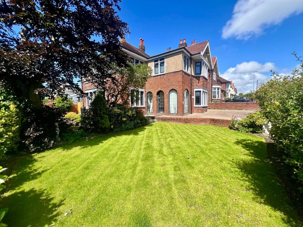 Property photo 2 of 44