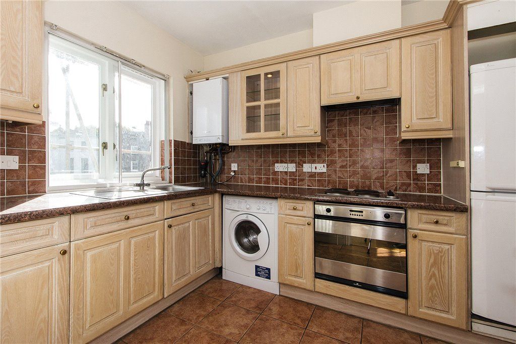 Property photo 2 of 6 Kitchen