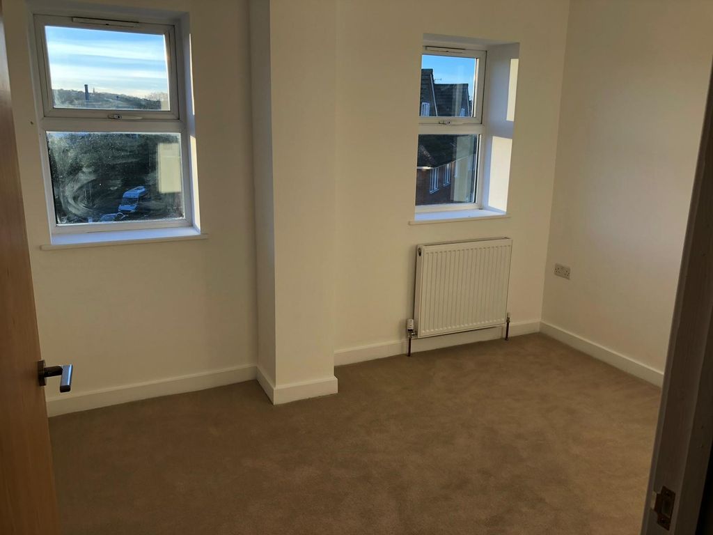 Property photo 2 of 6