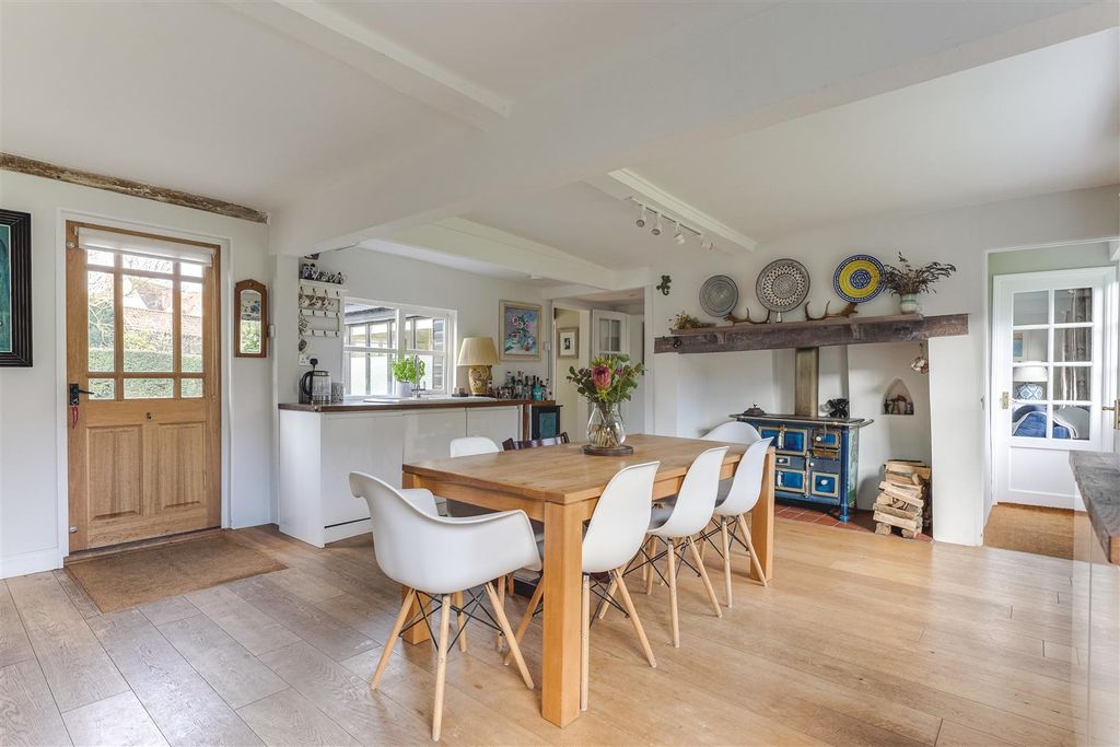 Property photo 2 of 27 Vine House-28.Jpg