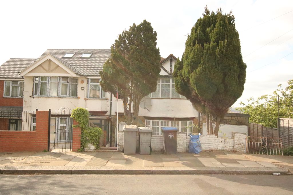 Property photo 1 of 21