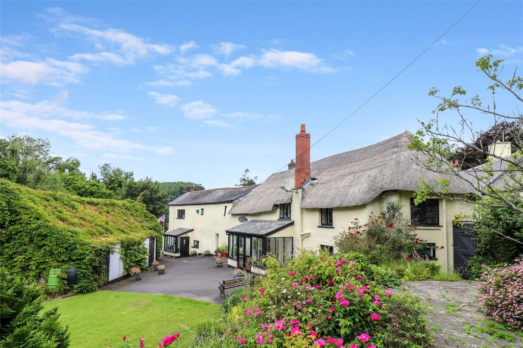 Property photo 1 of 31 Picture No. 03