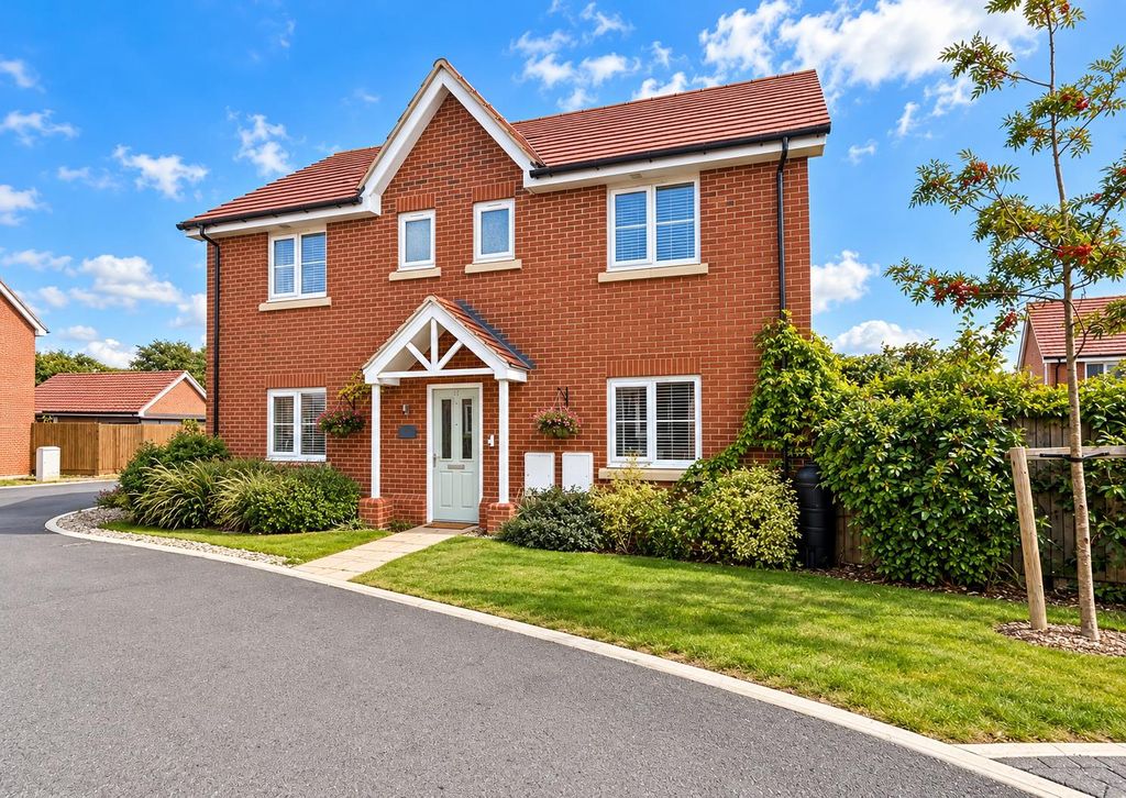Property photo 1 of 19 A04Cb49E-5D98-4E55-Bb5C-11C6991561A2.Png