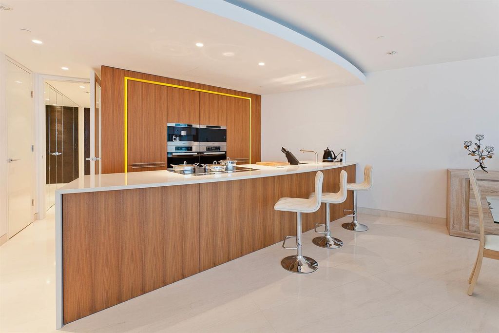 Property photo 3 of 18 Kitchen 3.Jpg