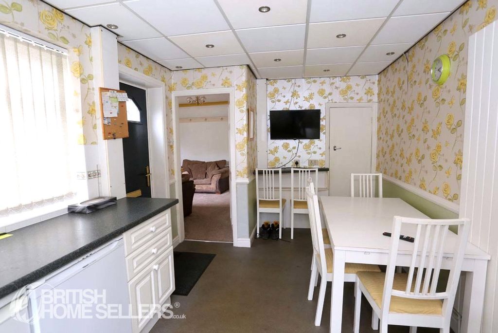 Property photo 2 of 17 2