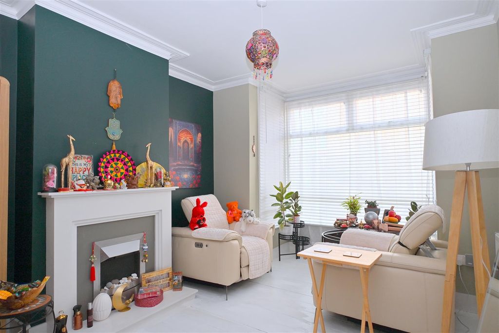 Property photo 2 of 14 Sitting Room