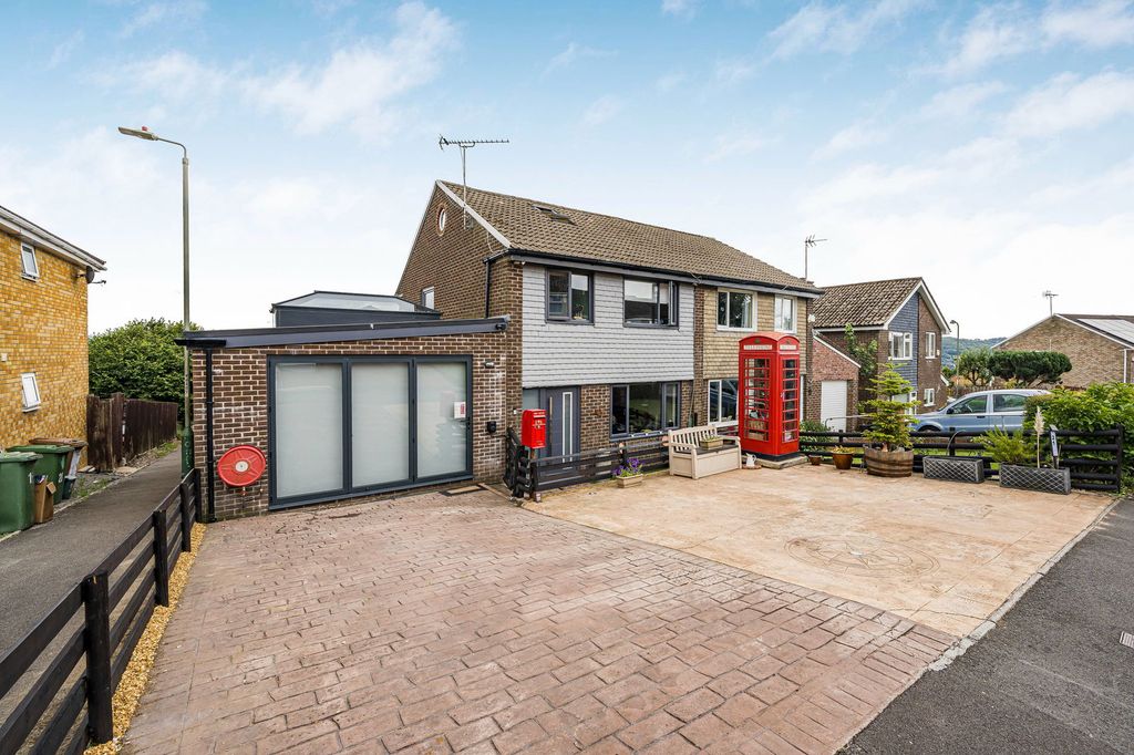 Property photo 1 of 35