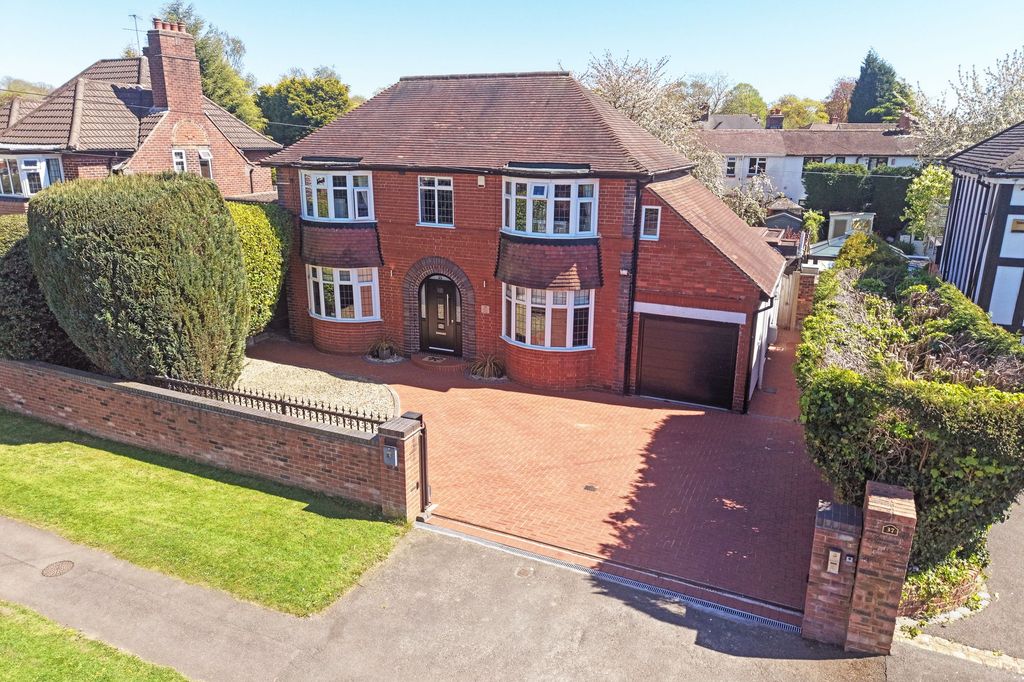 Property photo 1 of 33