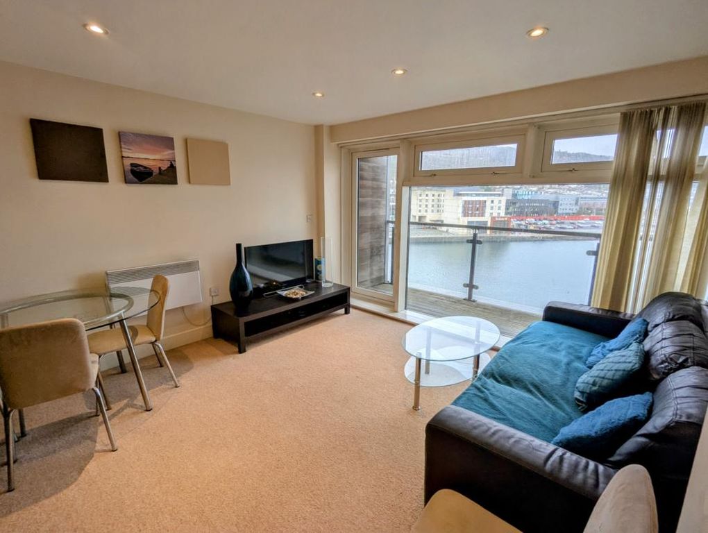 Property photo 2 of 7 Front Description 1