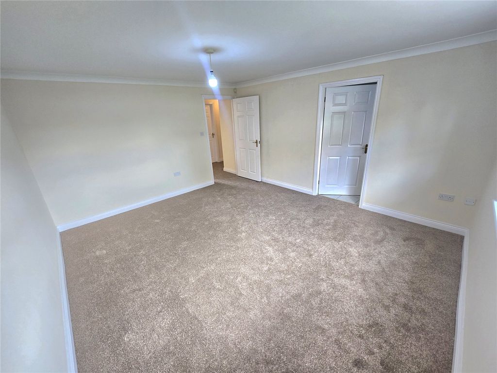Property photo 3 of 14 Picture No. 12