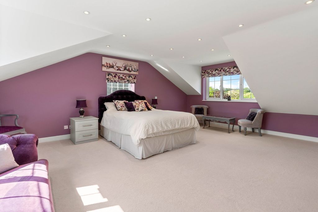 Property photo 2 of 72