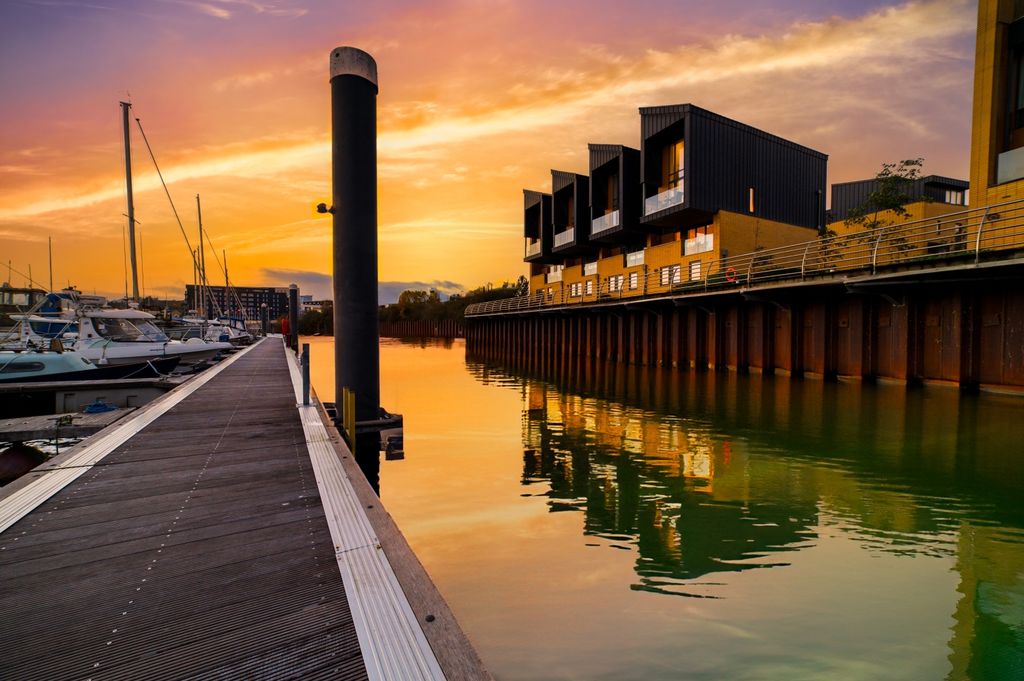 Property photo 1 of 43 Award-Winning Media Team On Every Listing_45