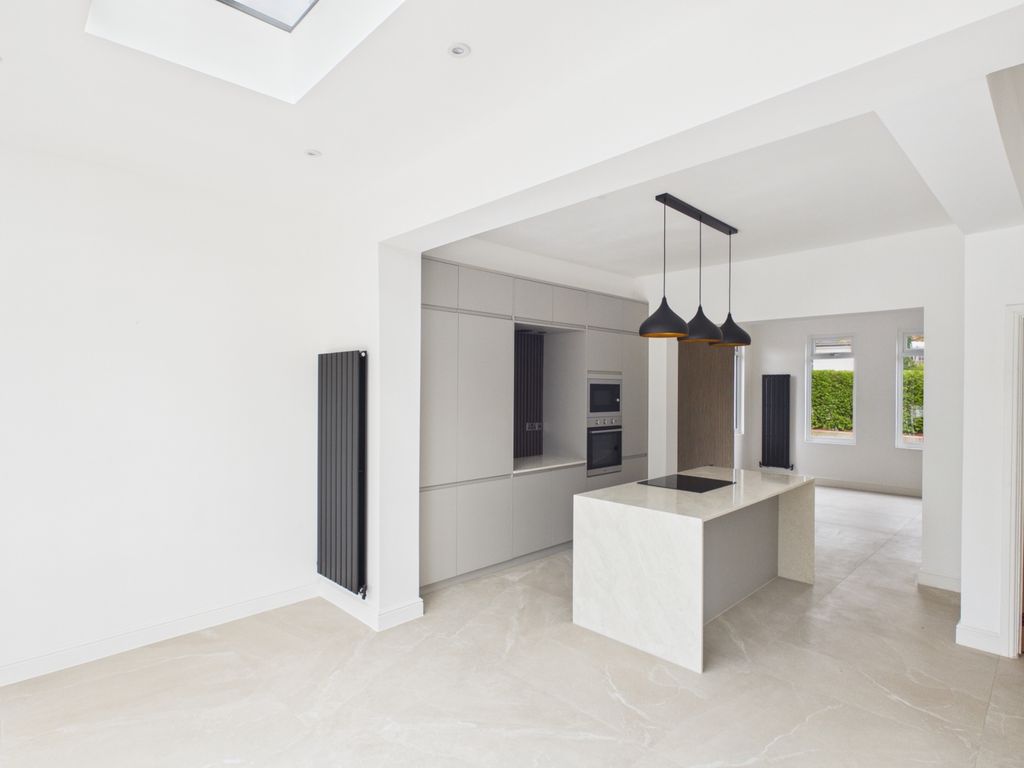 Property photo 3 of 18 Kitchen Diner