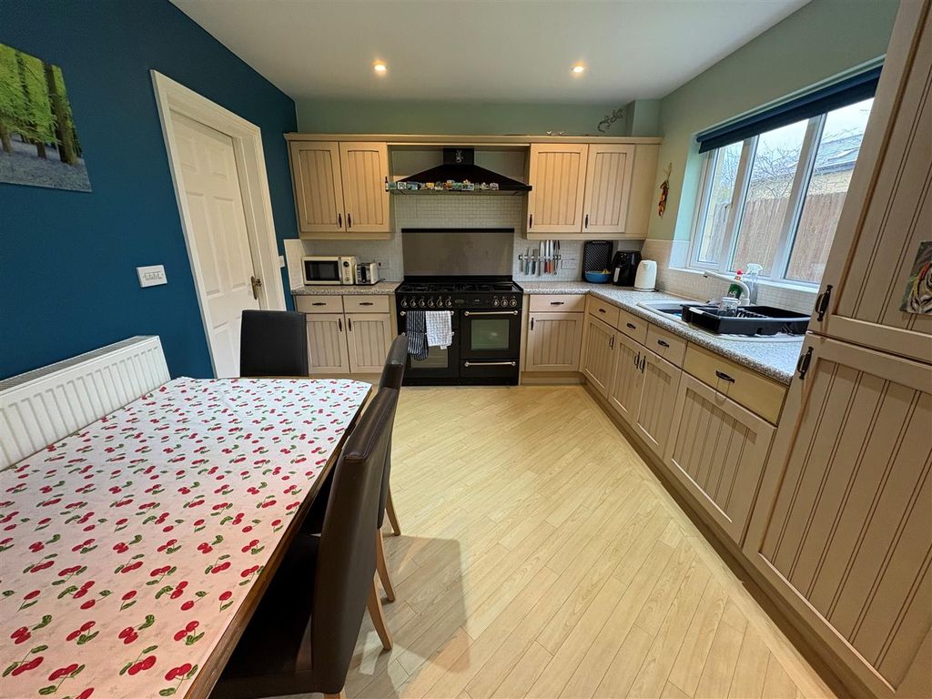 Property photo 3 of 29