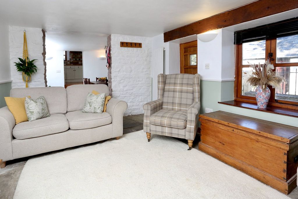 Property photo 3 of 41