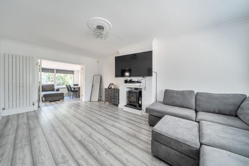 Property photo 2 of 15