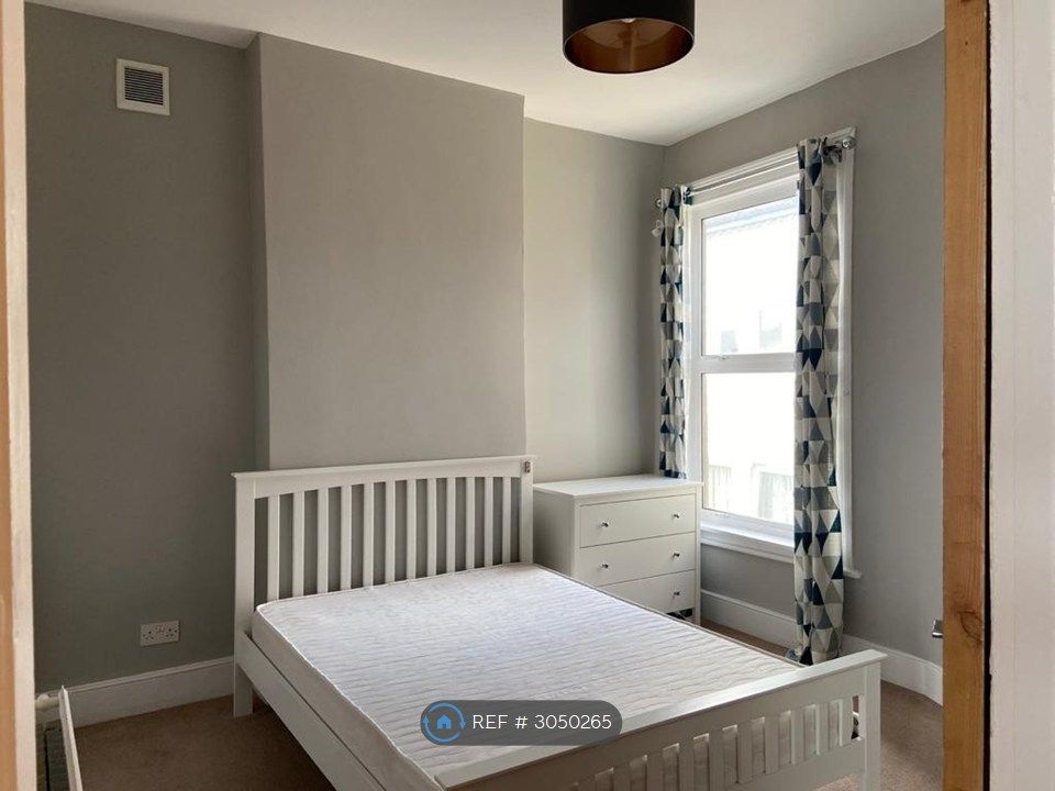 Property photo 1 of 3