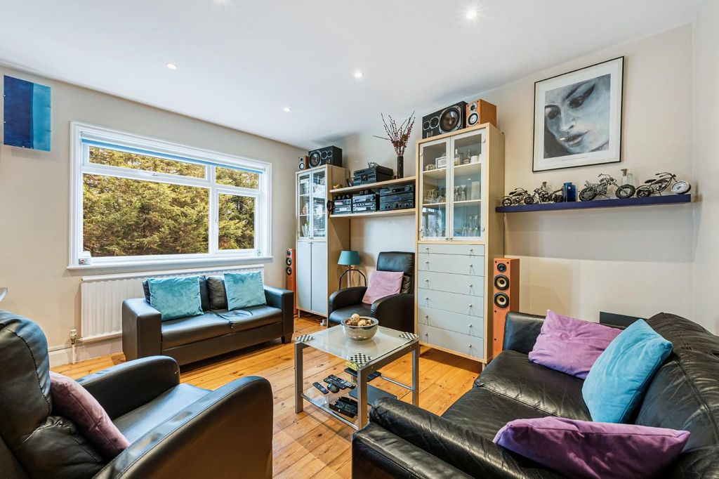 Property photo 3 of 9