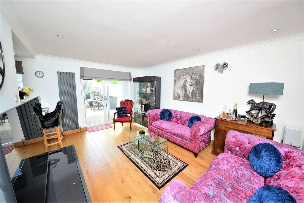 Property photo 3 of 22