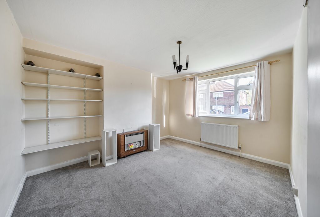 Property photo 3 of 8 1447376-4-69Dfb77...