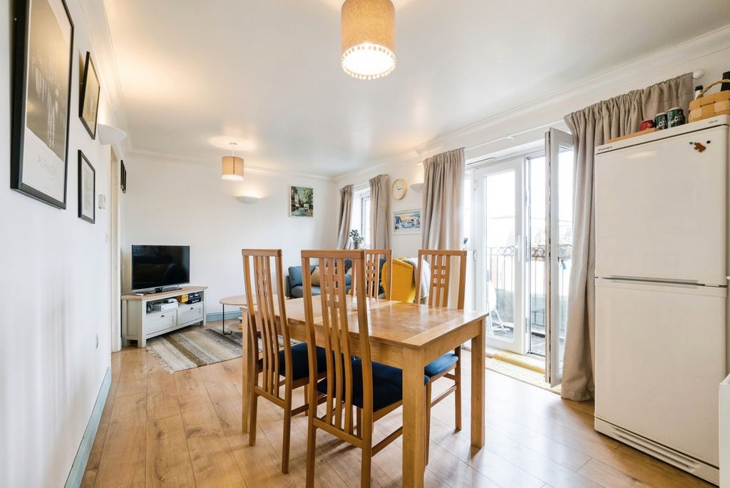 Property photo 3 of 16 Photo