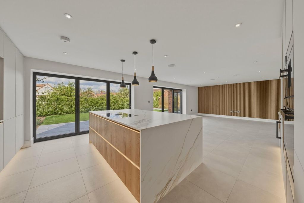 Property photo 2 of 40 Kitchen