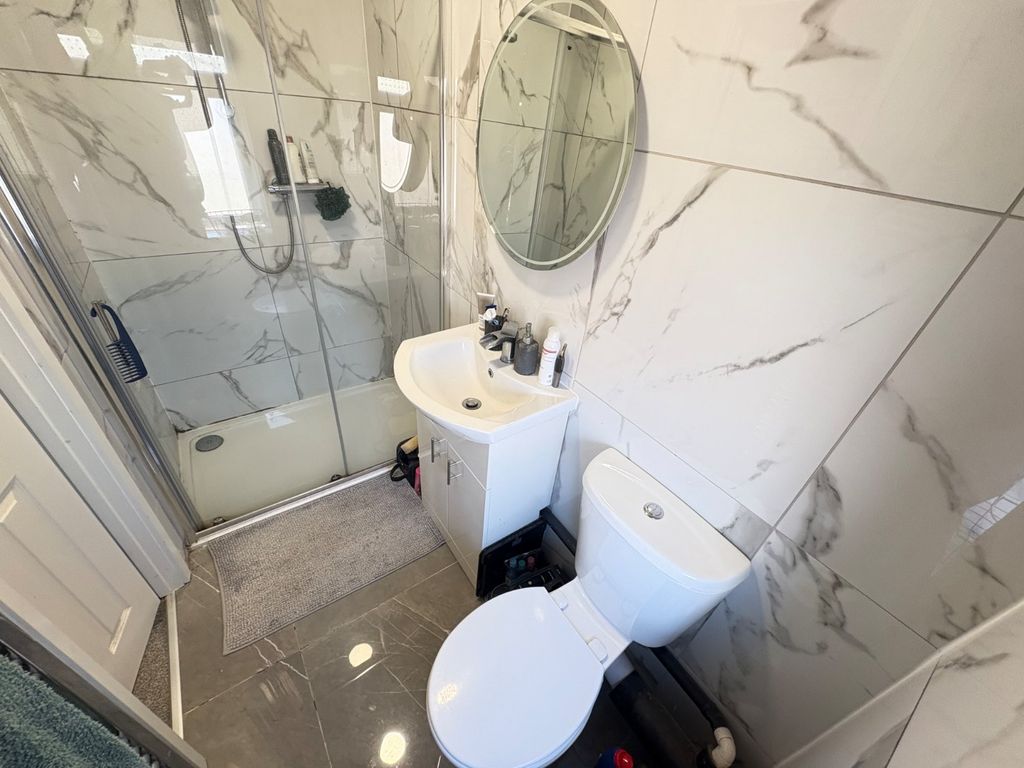 Property photo 3 of 8 Picture No. 02