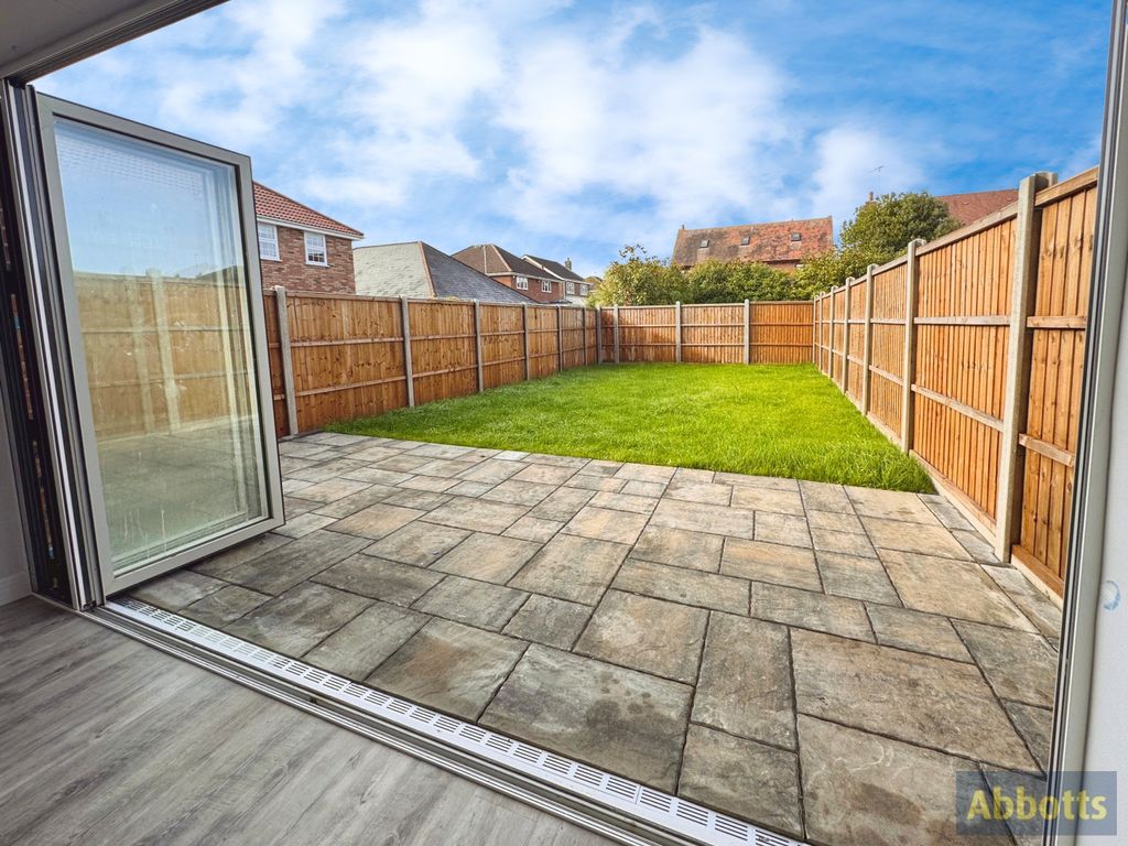 Property photo 3 of 11