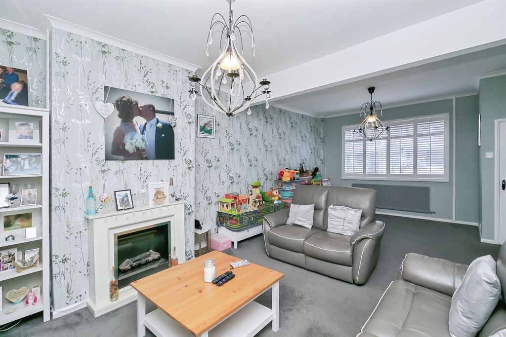 Property photo 2 of 21