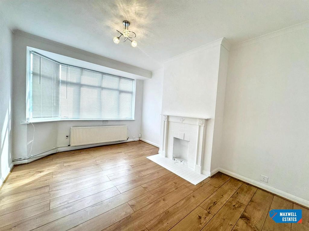 Property photo 1 of 8 9