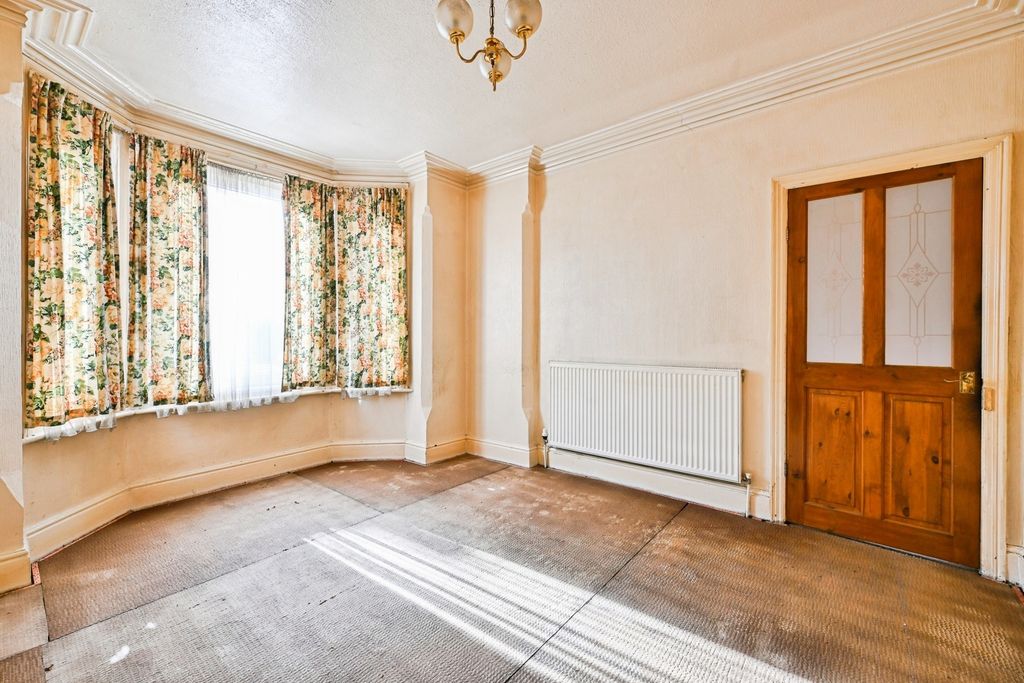 Property photo 2 of 18 Pbox-Img.Jpg