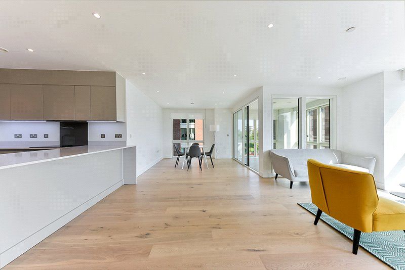 Property photo 1 of 17 Royal Captain Court
