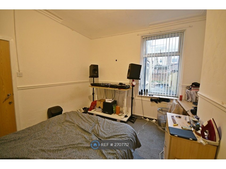 Property photo 3 of 19 Room 1