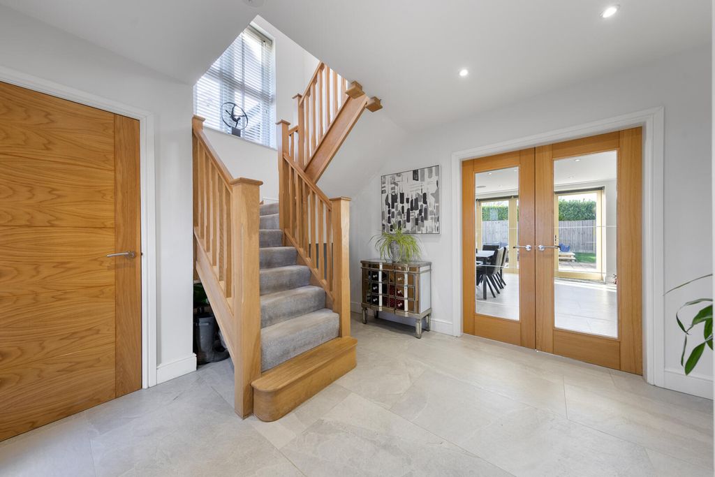 Property photo 2 of 22 Hallway