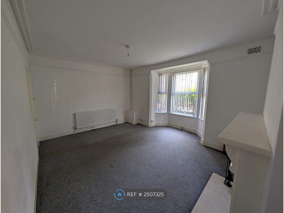 Property photo 2 of 14 Living Room