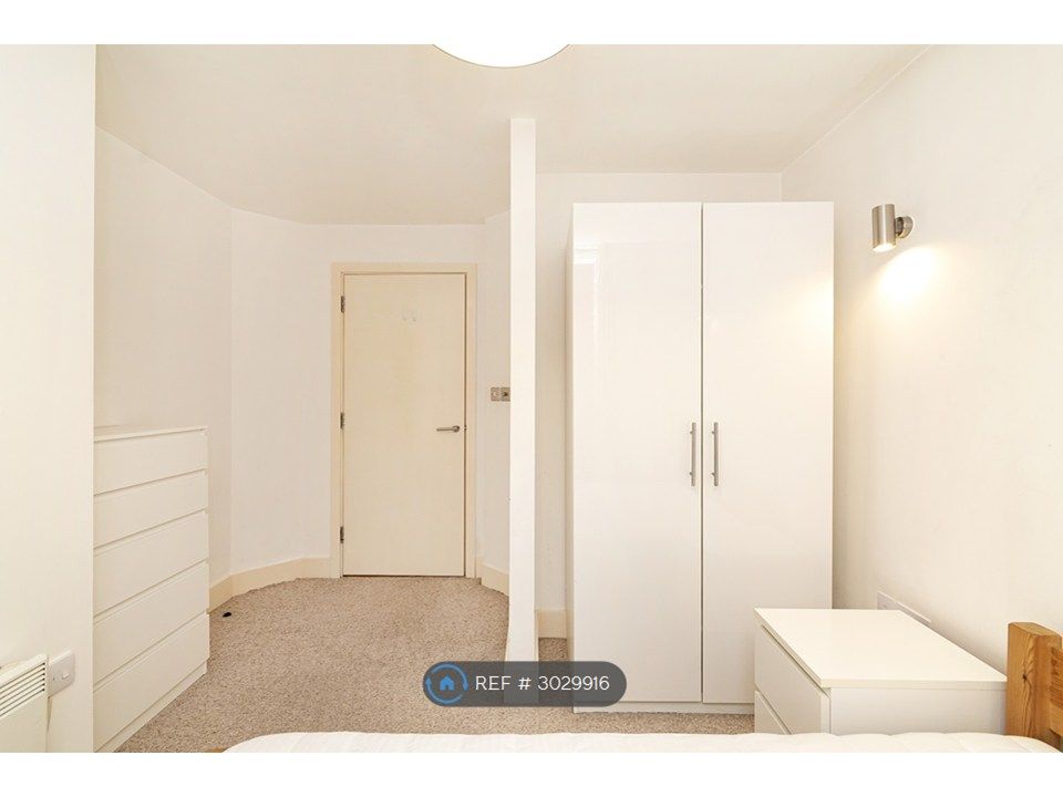 Property photo 2 of 35