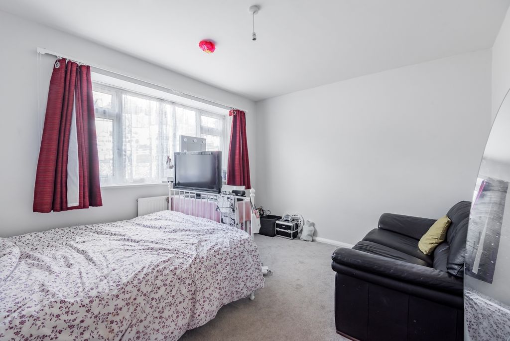 Property photo 3 of 9