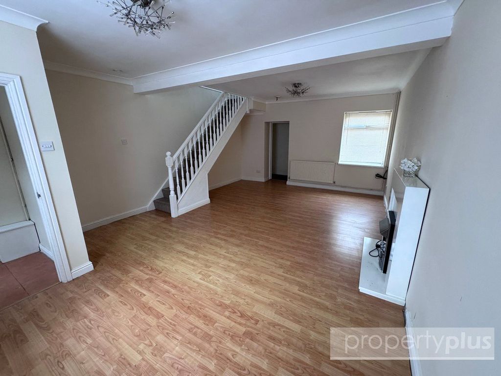 Property photo 3 of 13 Picture No. 01