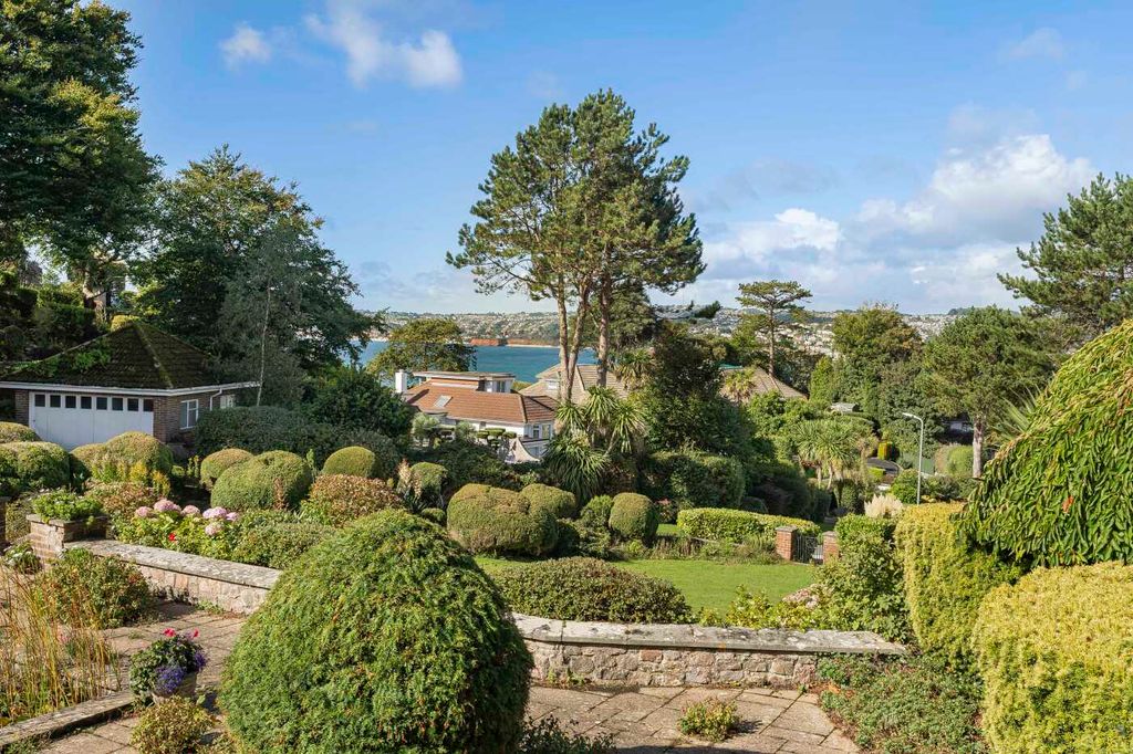 Property photo 2 of 15