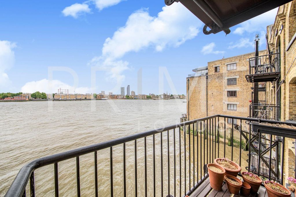 Property photo 3 of 19 Balcony (2).Jpg