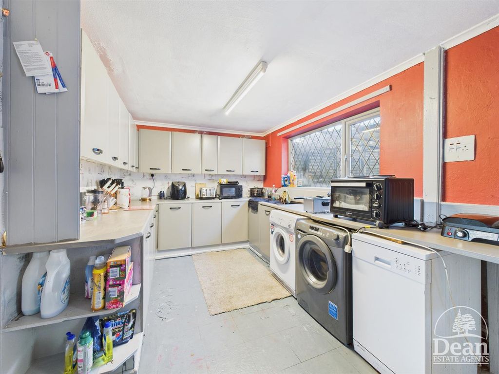 Property photo 3 of 14