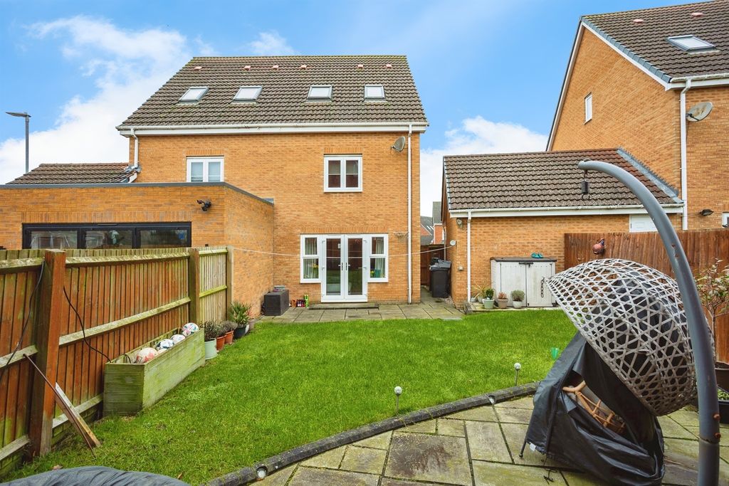 Property photo 2 of 20