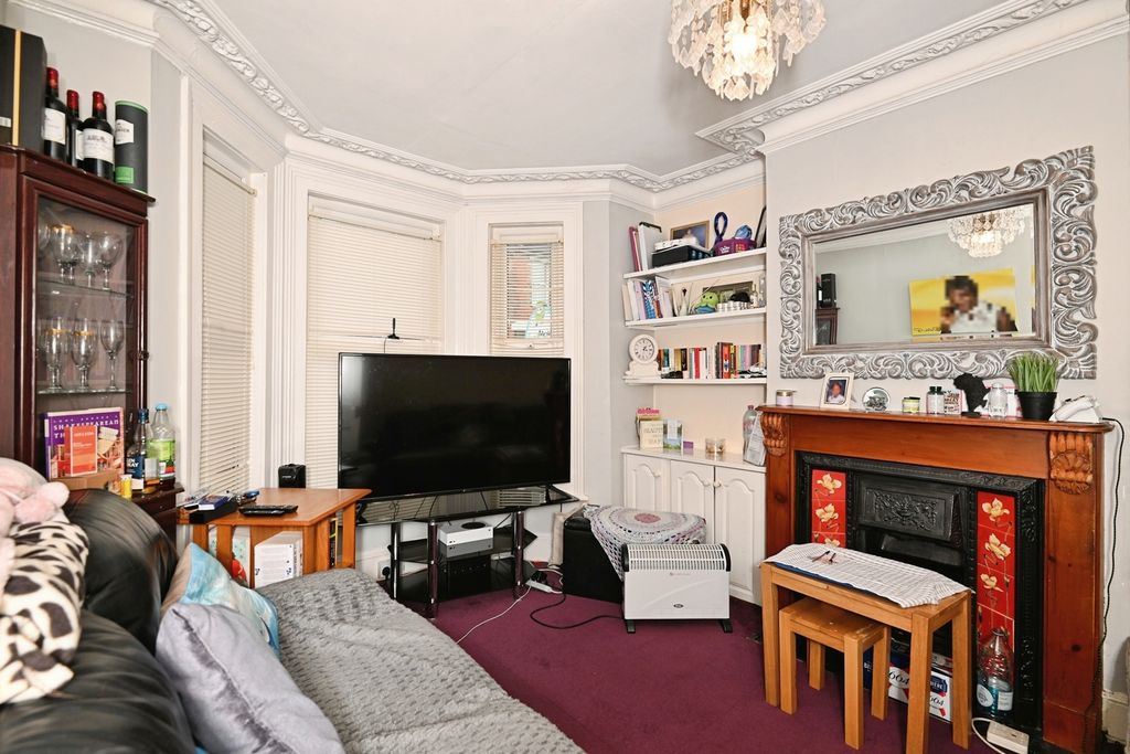 Property photo 3 of 15 Pbox-Img.Jpg