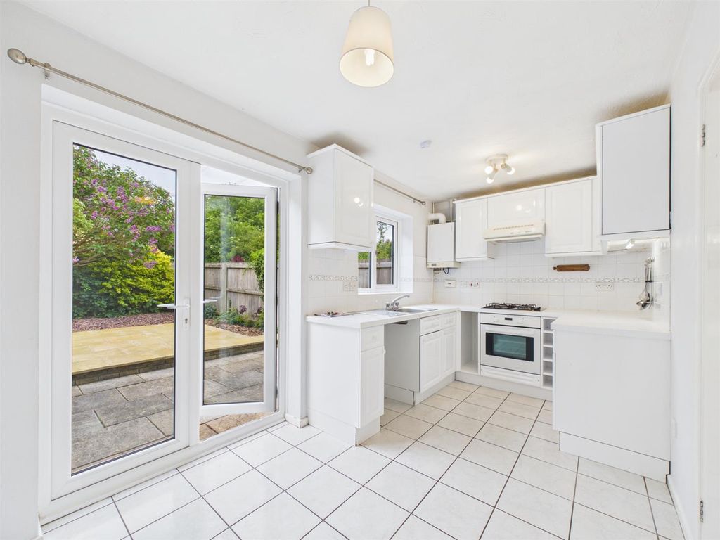 Property photo 3 of 11 Kitchen/Dining Area
