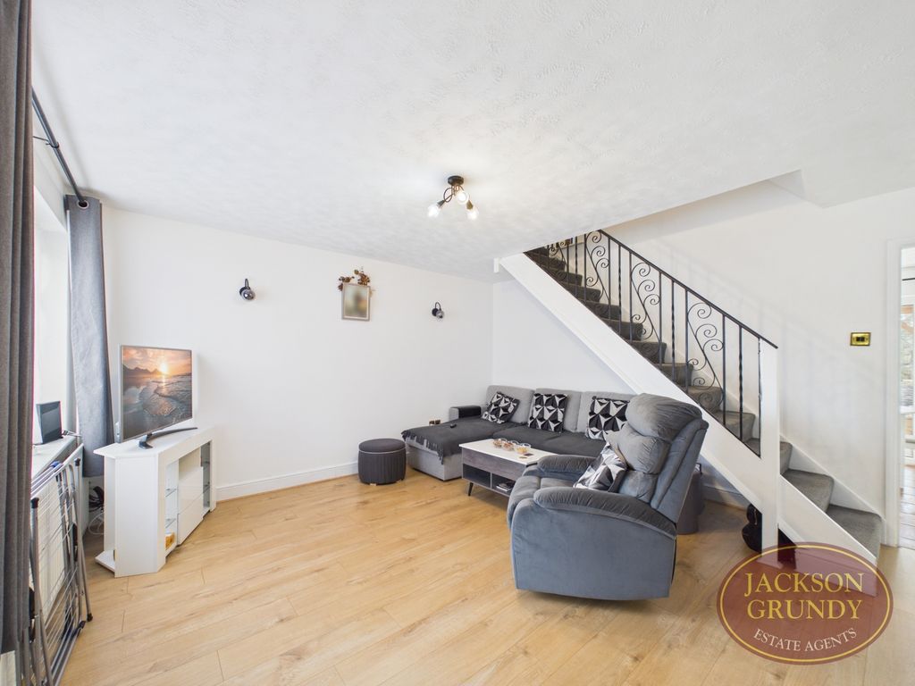 Property photo 3 of 12 Bowthorpe Close