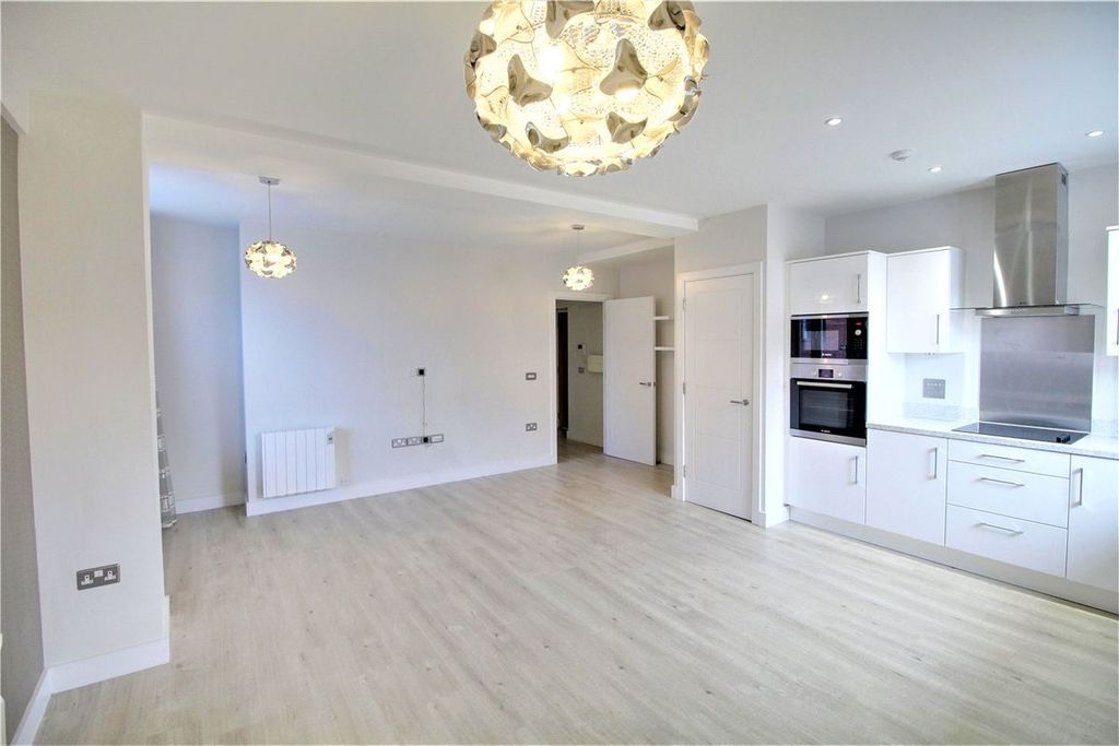 Property photo 2 of 9 Gordon Place 1